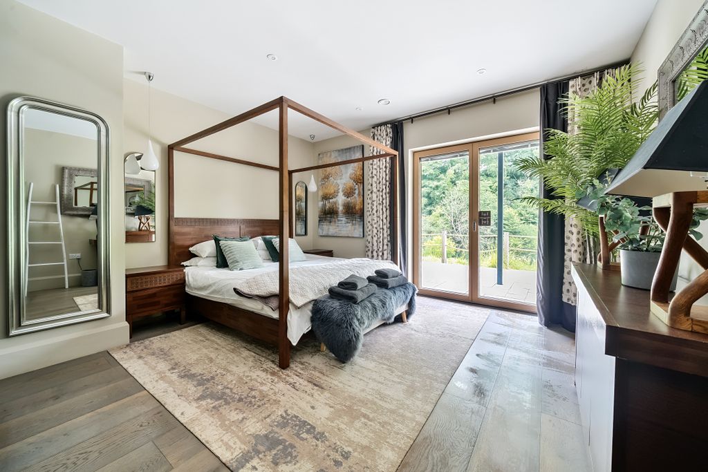 Additional image 17 of 4 bed detached house to rentThe Fisheries, Wiltshire SN11
