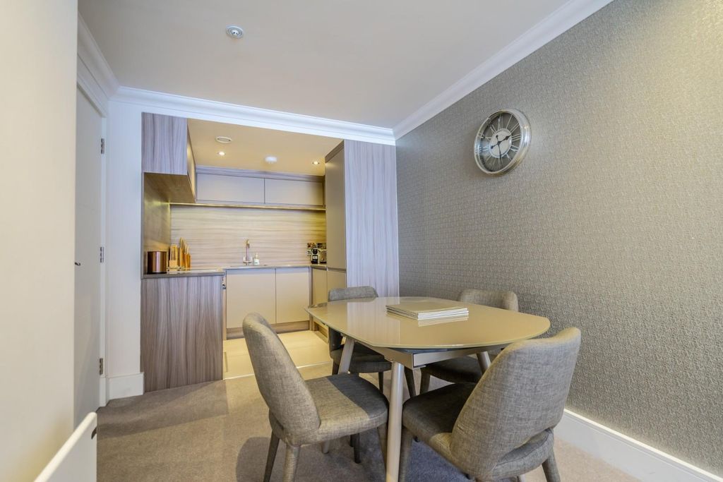 2 bed flat to rentCocoa Suites, Navigation Road, York YO1 photo 2