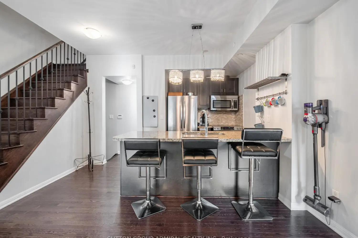 Additional image 4 of 9589 Keele Street 206