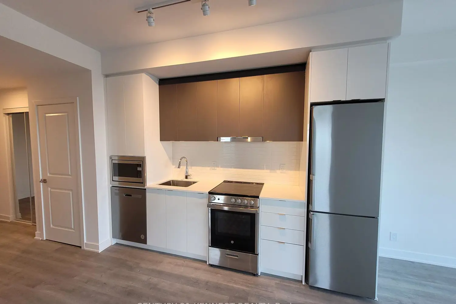 Additional image 3 of 50 Upper Mall Way B-432