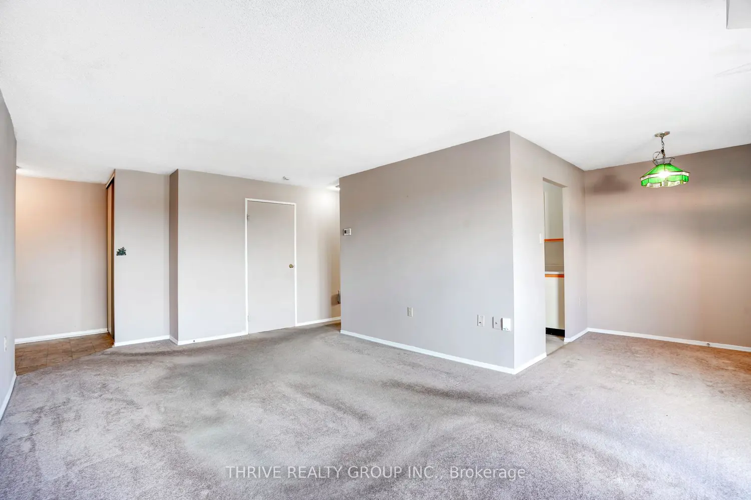 860 Commissioners Road 1403 photo 4
