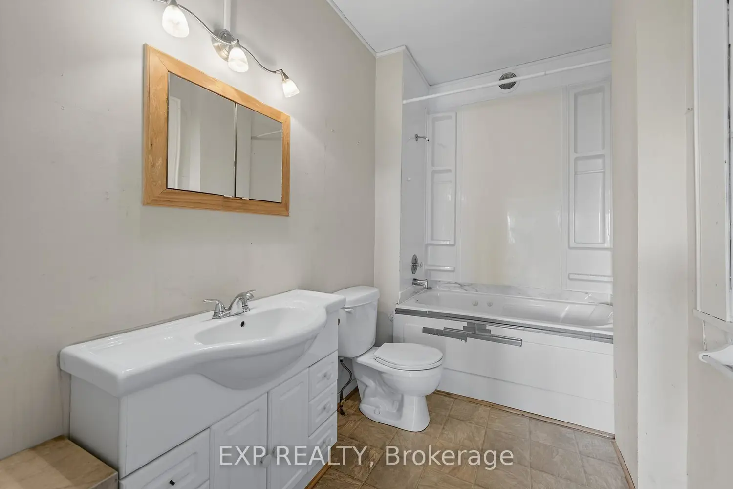 Additional image 16 of 8184 26 Highway