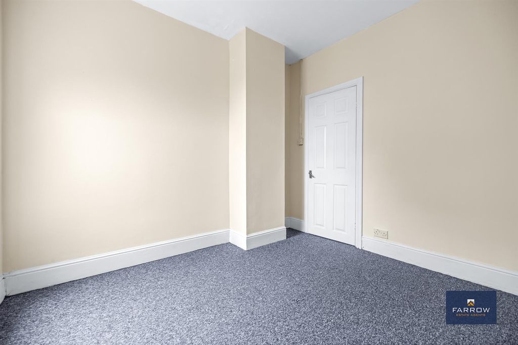 Additional image 13 of 3 bed terraced house to rentCastle Street, Grimsby DN32