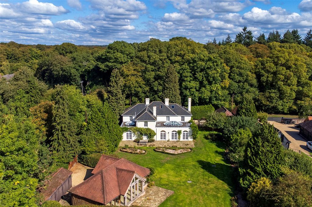 Additional image 23 of 5 bed detached house to rentHighmoor Cross, Henley-On-Thames, Oxfordshire RG9