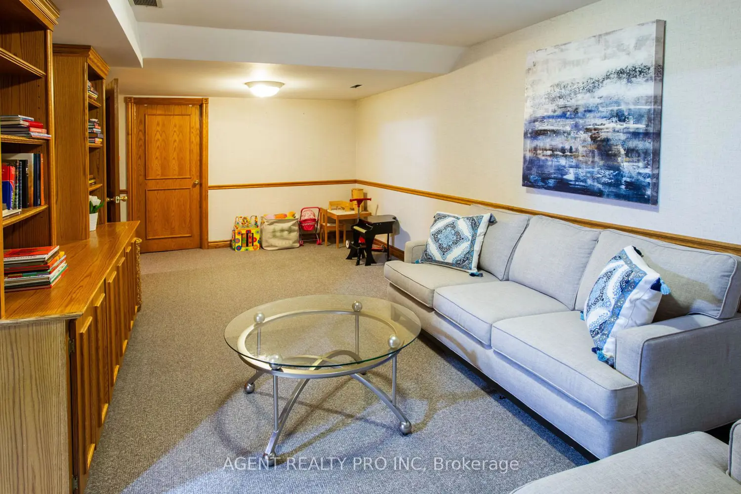 Additional image 13 of 922 Country Club Crescent