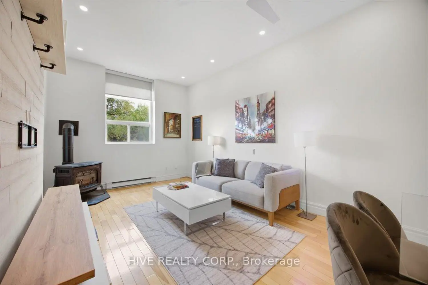 Additional image 4 of 957 Broadview Avenue D