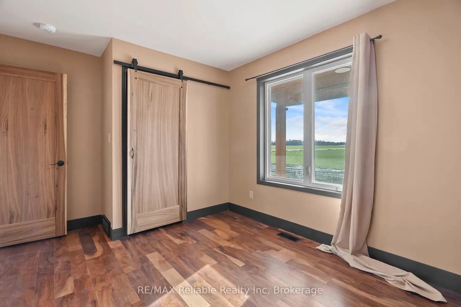 Additional image 8 of 43841 Cranbrook Road