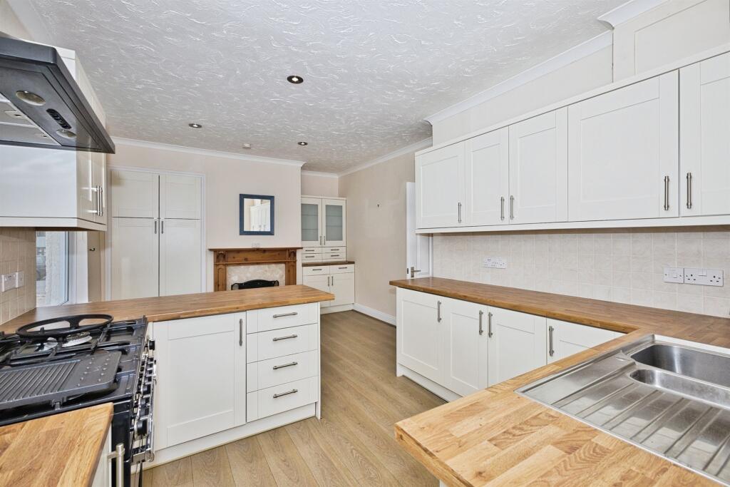 Additional image 29 of Ilchester Road, YEOVIL