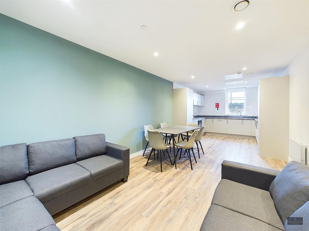 Additional image 2 of 6 bed shared accommodation to rentFlat 13, Beaufort House, New North Road, Exeter EX4