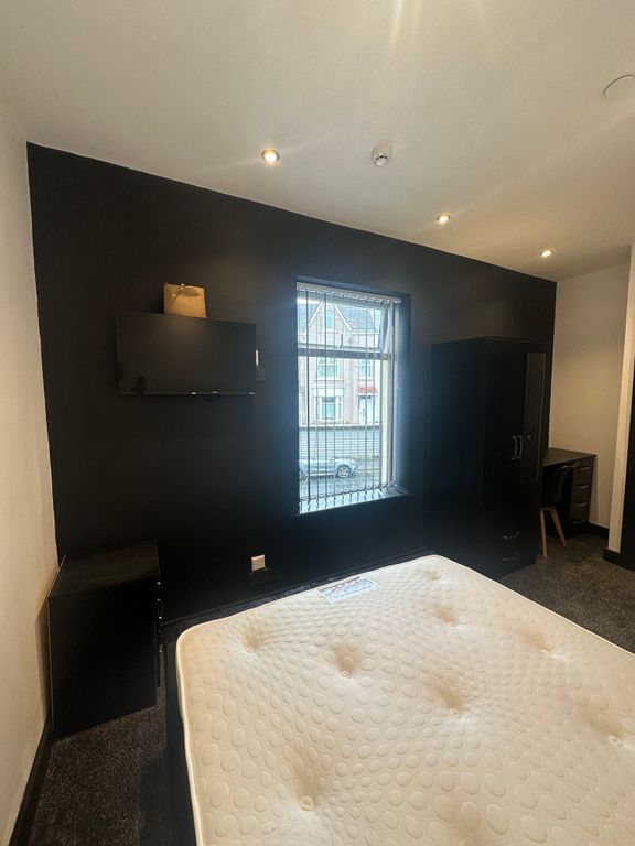 Additional image 12 of 7 bed terraced house to rentThe Grove, Swansea SA2