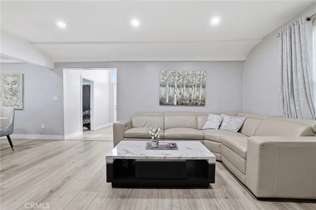 Additional image 11 of 10418 Samoa Avenue, Tujunga, CA 91042