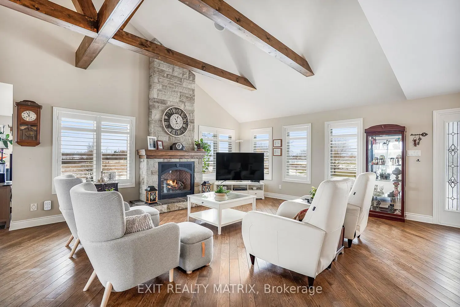 3139 Birchgrove Road photo 4