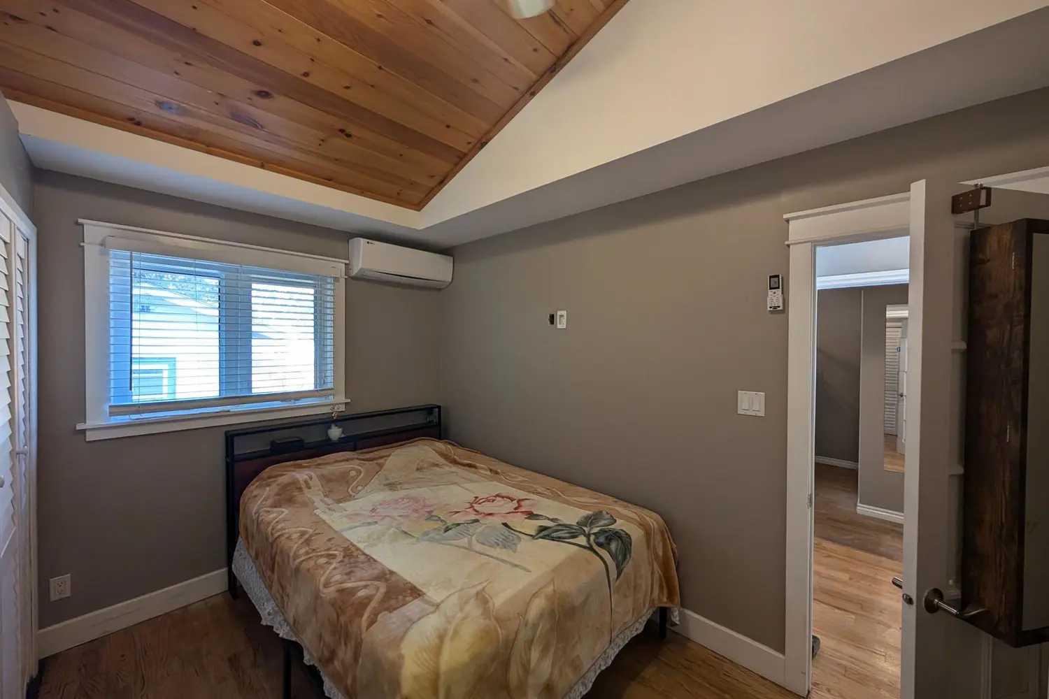 Additional image 11 of 674 Chestnut Street