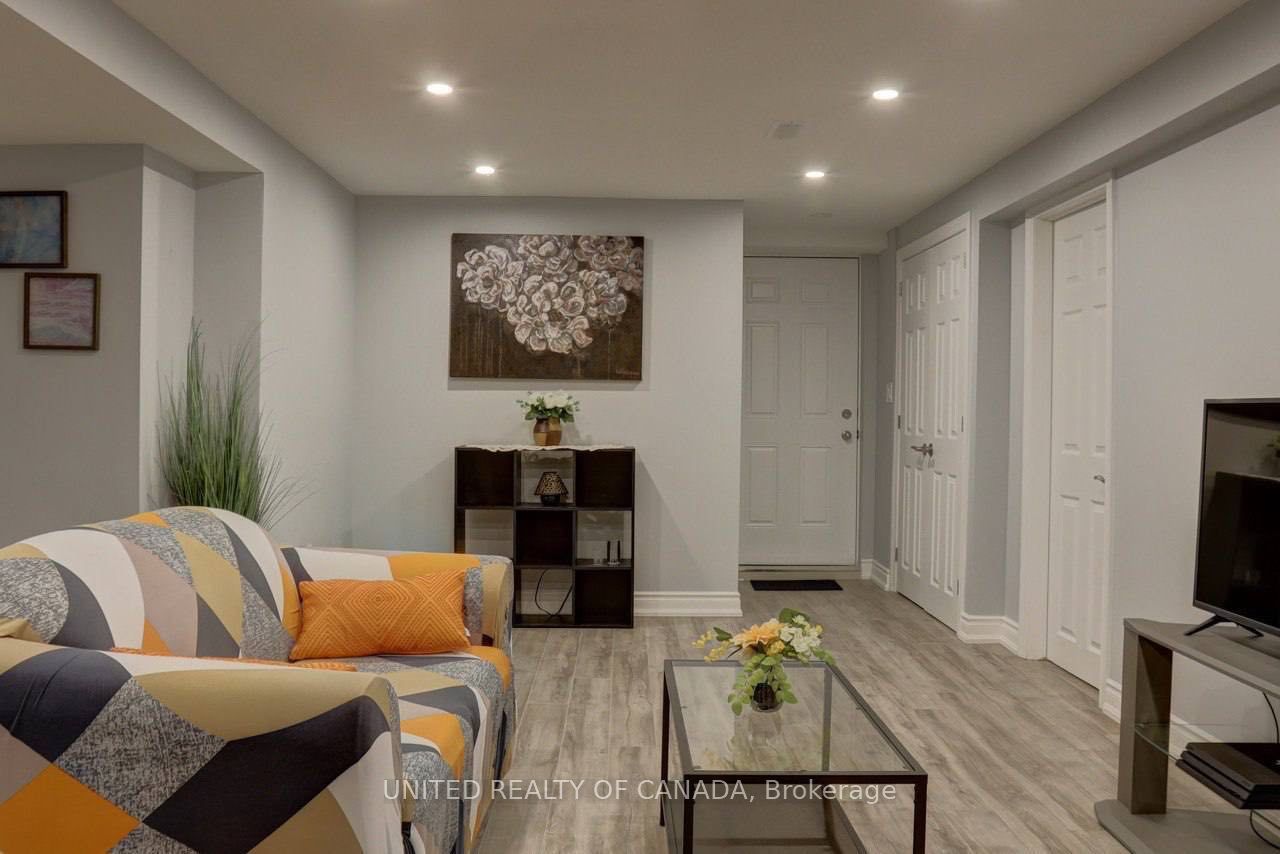 Additional image 2 of 196 Mccaffrey Road, Newmarket, ON, L3X 1J9