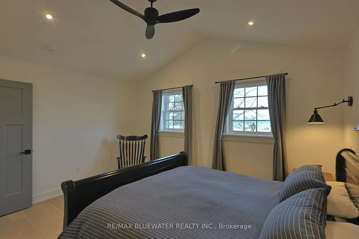 Additional image 13 of 82 River Road