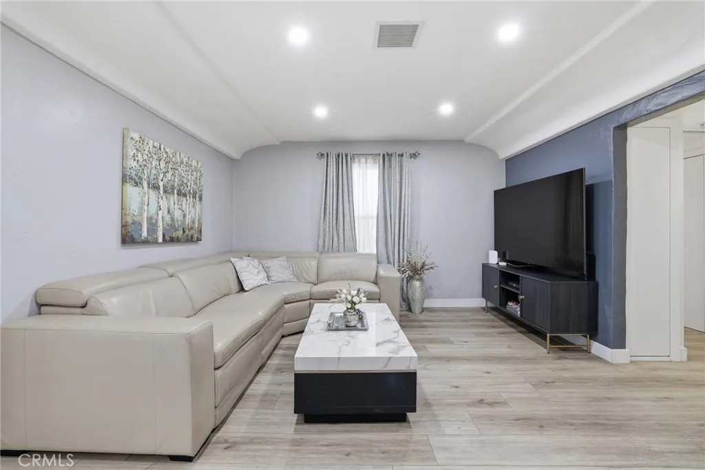 Additional image 45 of 10418 Samoa Avenue, Tujunga, CA 91042