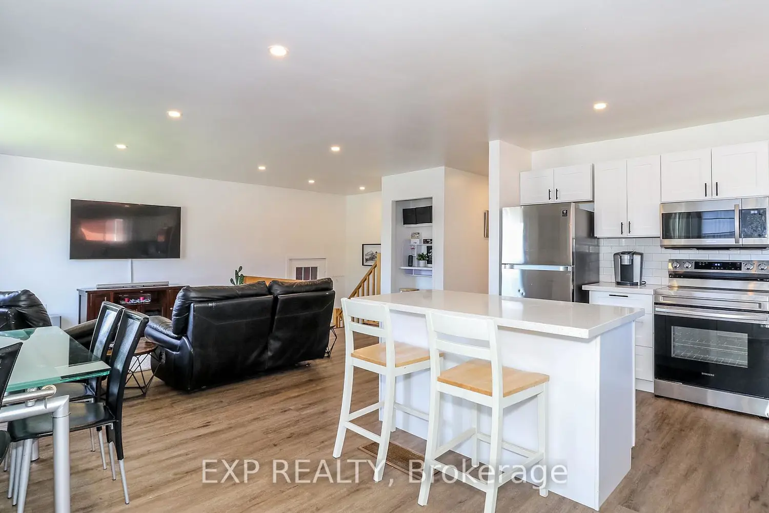 Additional image 3 of 5 Bourgeois Beach Road