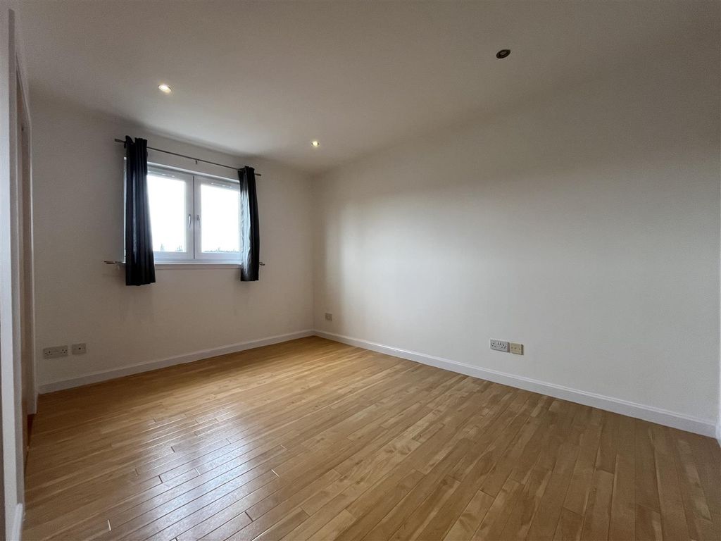 Additional image 9 of 3 bed flat to rentMonart Road, Perth PH1