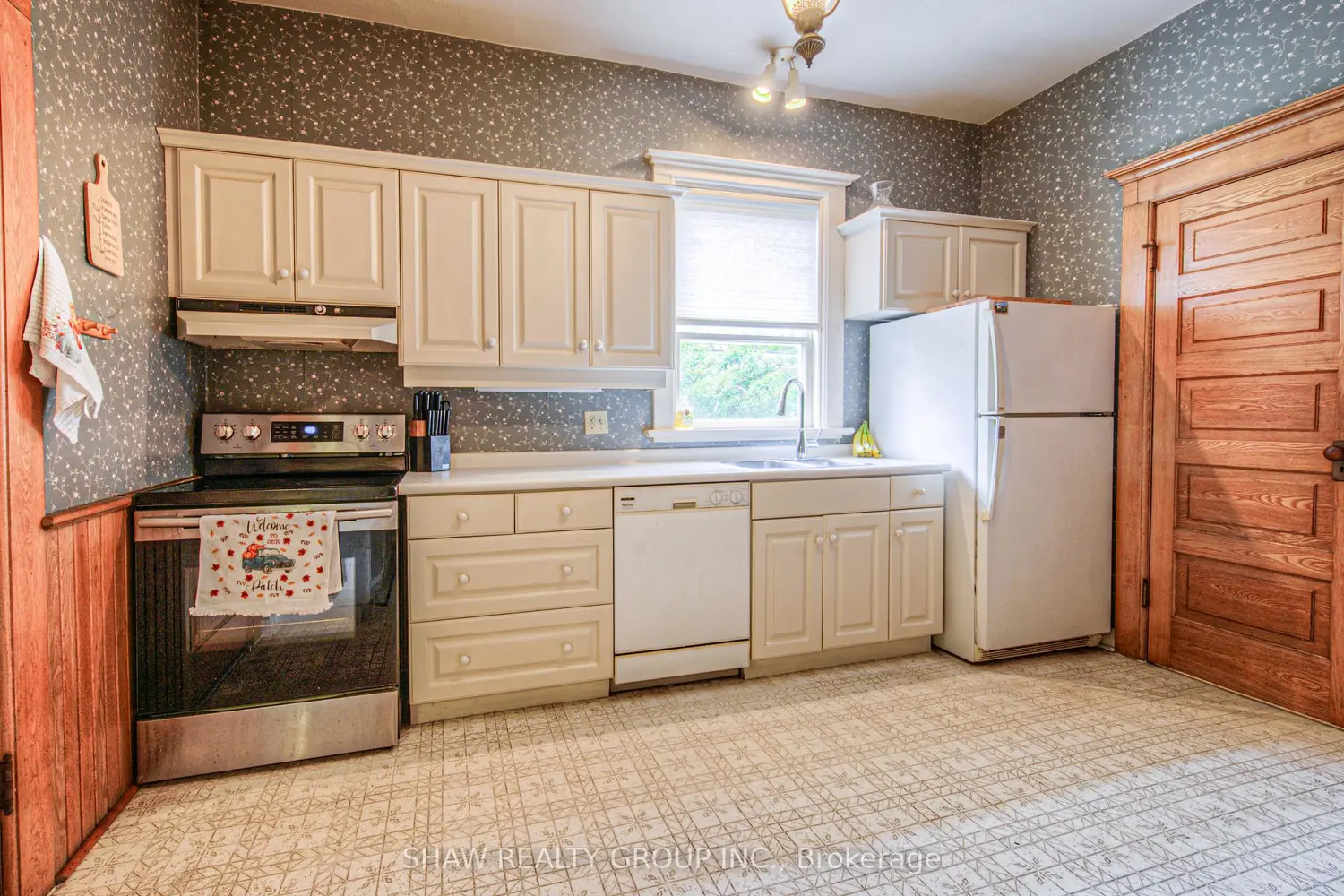 Additional image 8 of 543 Queenston Road