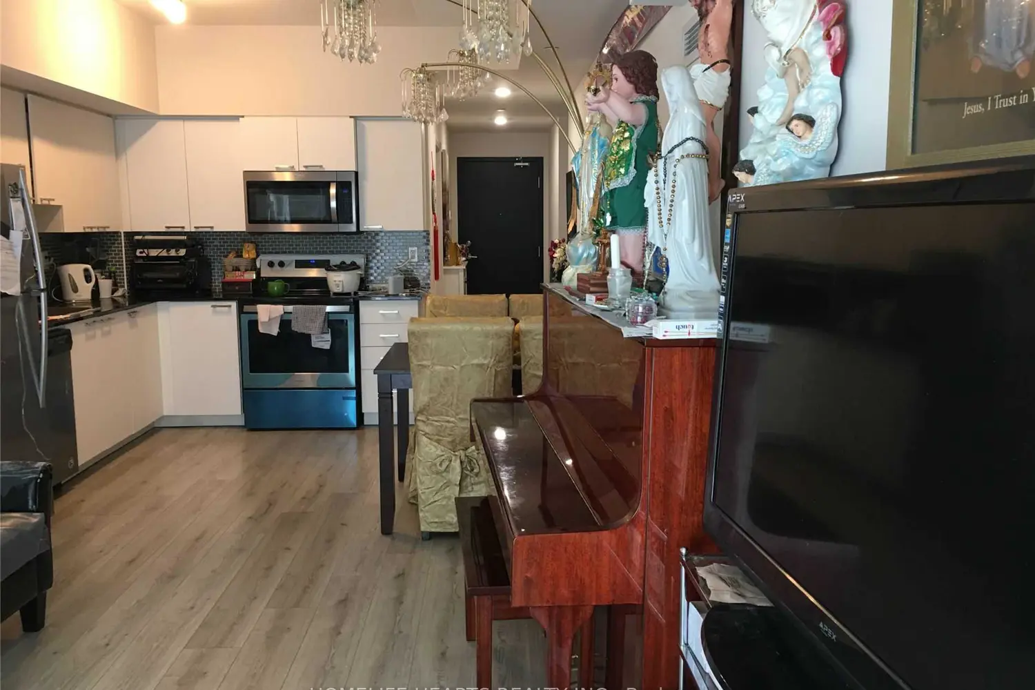 Additional image 19 of 2152 Lawrence Avenue 206