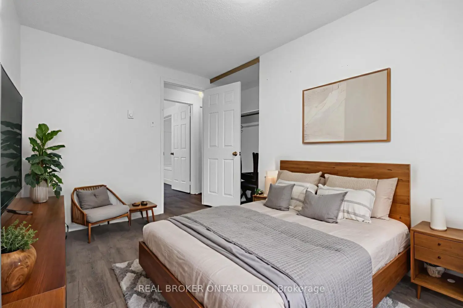 8 Maple Leaf Terrace photo 4