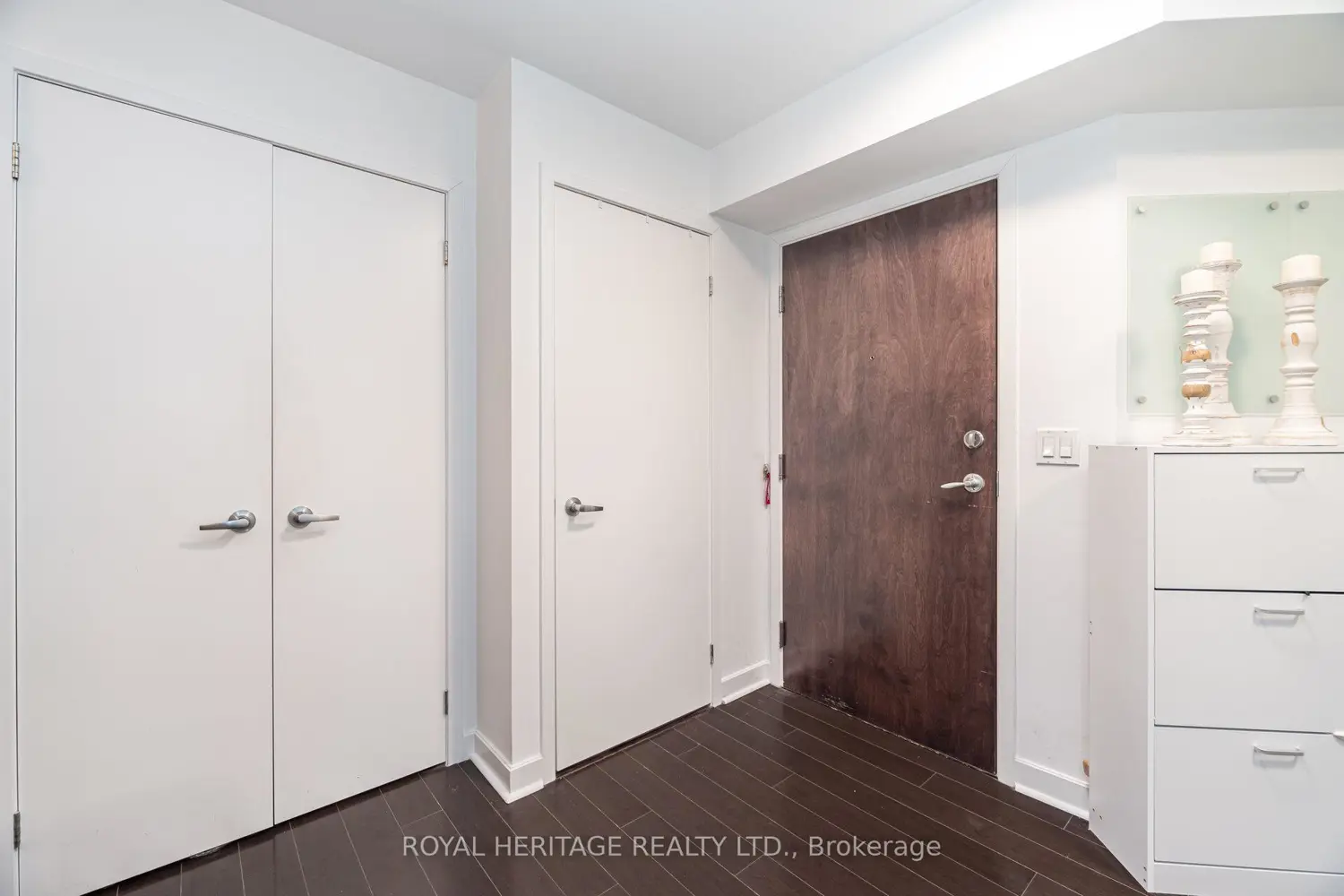 Additional image 6 of 12 Yonge Street 611