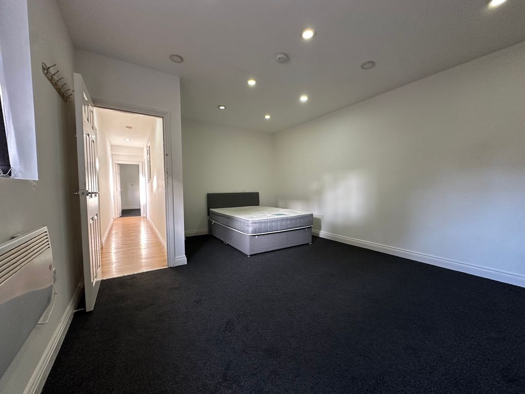 Additional image 15 of 3 bed flat to rentWestcotes Drive, Leicester LE3
