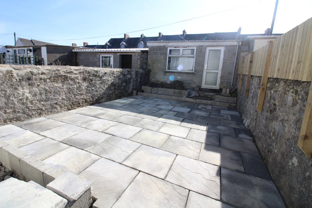 Additional image 12 of 3 bed terraced house to rent47 Dewsland Street, Milford Haven SA73