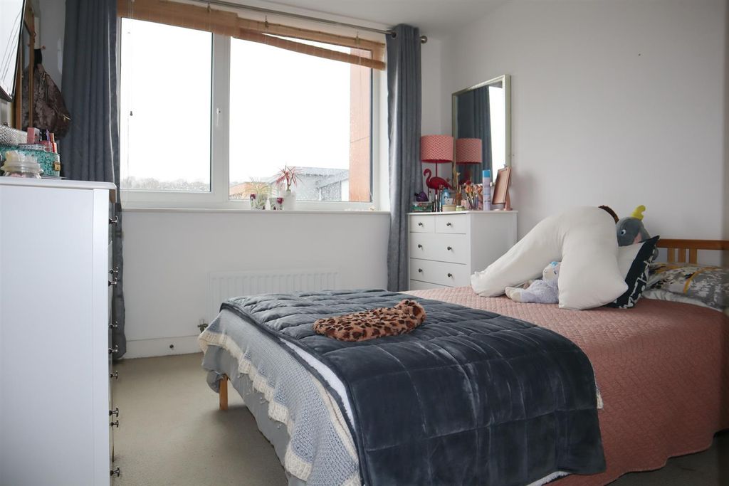 Additional image 6 of 2 bed flat to rentNewfoundland Way, Portishead, Bristol BS20