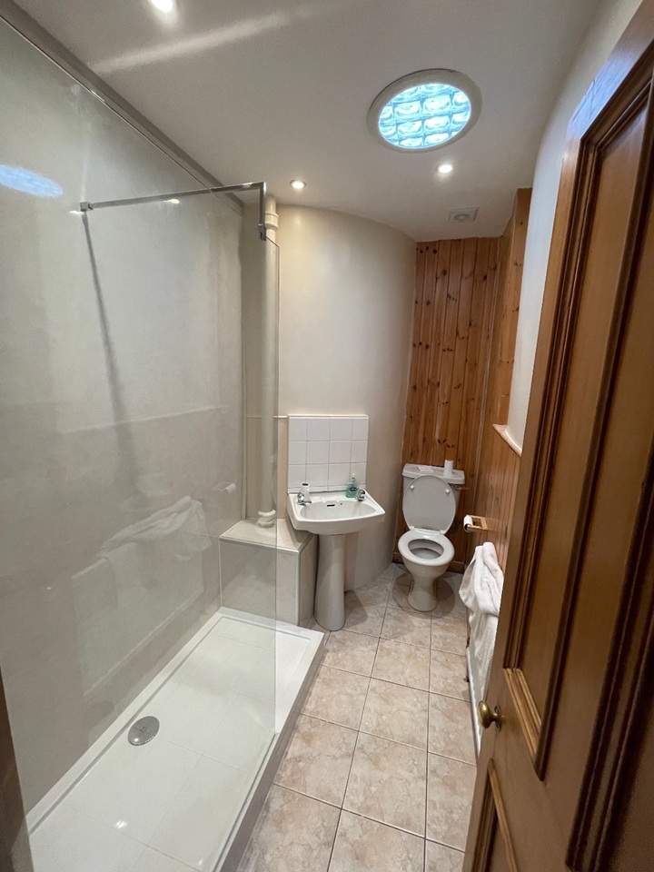 Additional image 3 of 5 Bed Flat, Warrender Park Terrace, EH9, N1 7GU