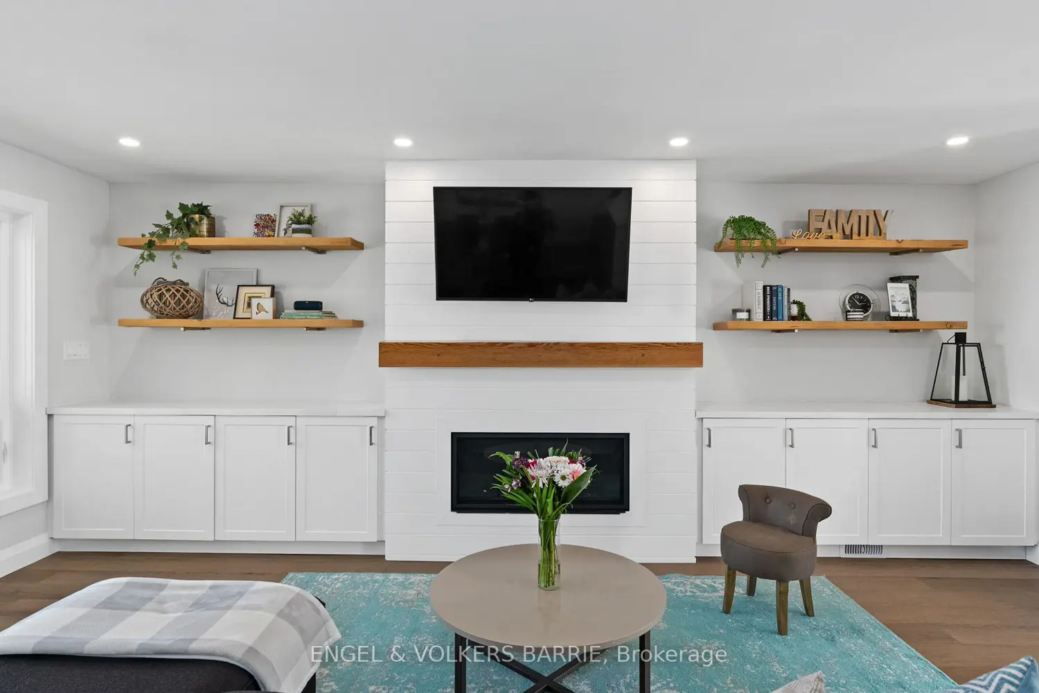 Additional image 3 of 2371 Lakeshore Road