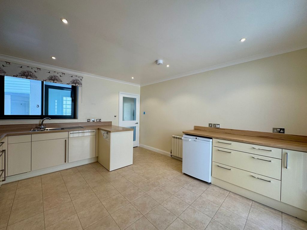 Additional image 13 of 2 bed flat to rent3 Vaucluse Court, St Helier JE2