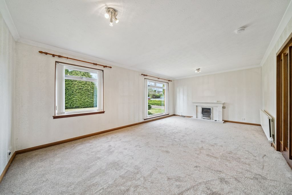 Additional image 2 of 4 bed detached house to rentWarnock Road, Newton Mearns, Glasgow G77