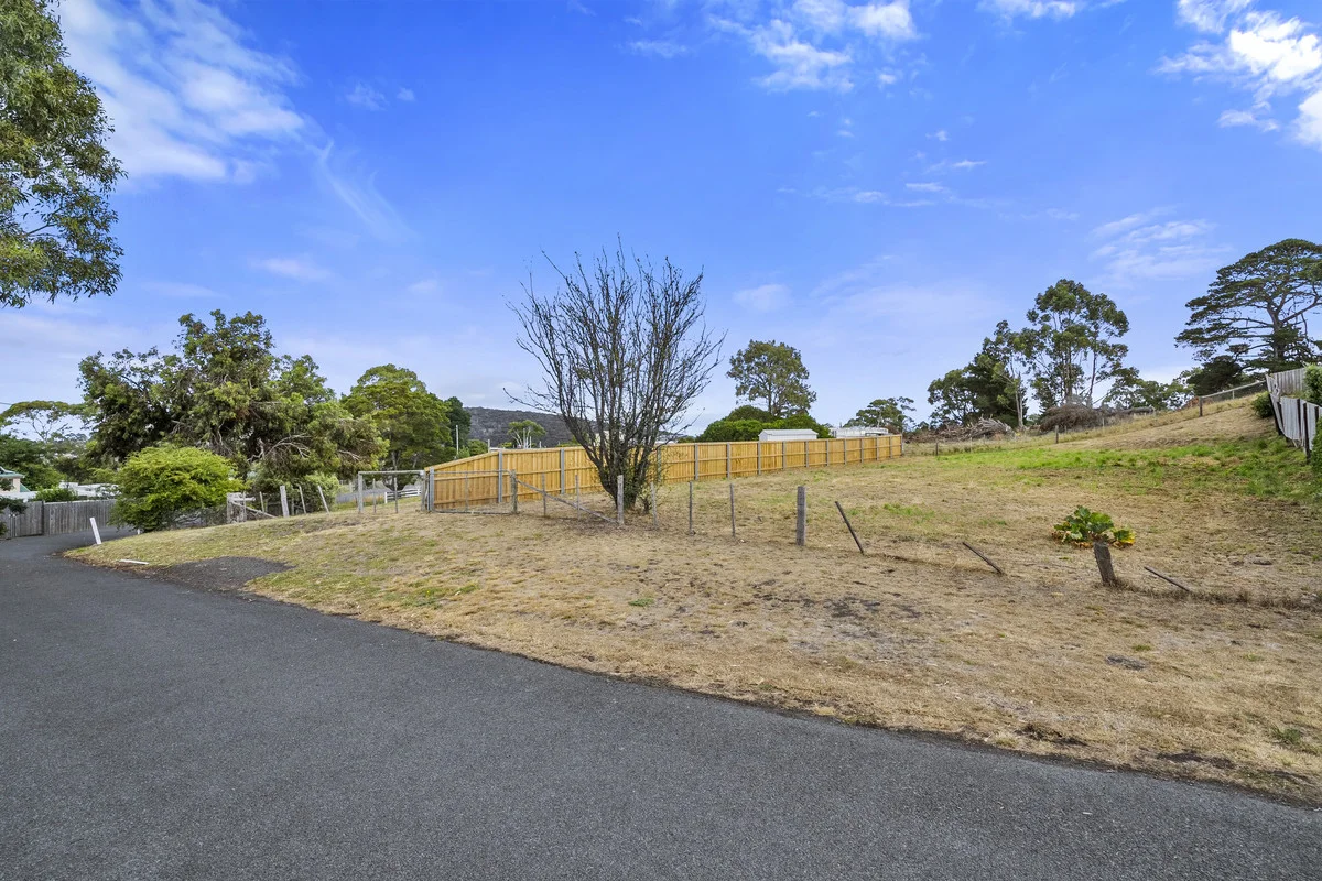 Additional image 8 of 1 & 2/48 Erle Street, Carlton River TAS 7173