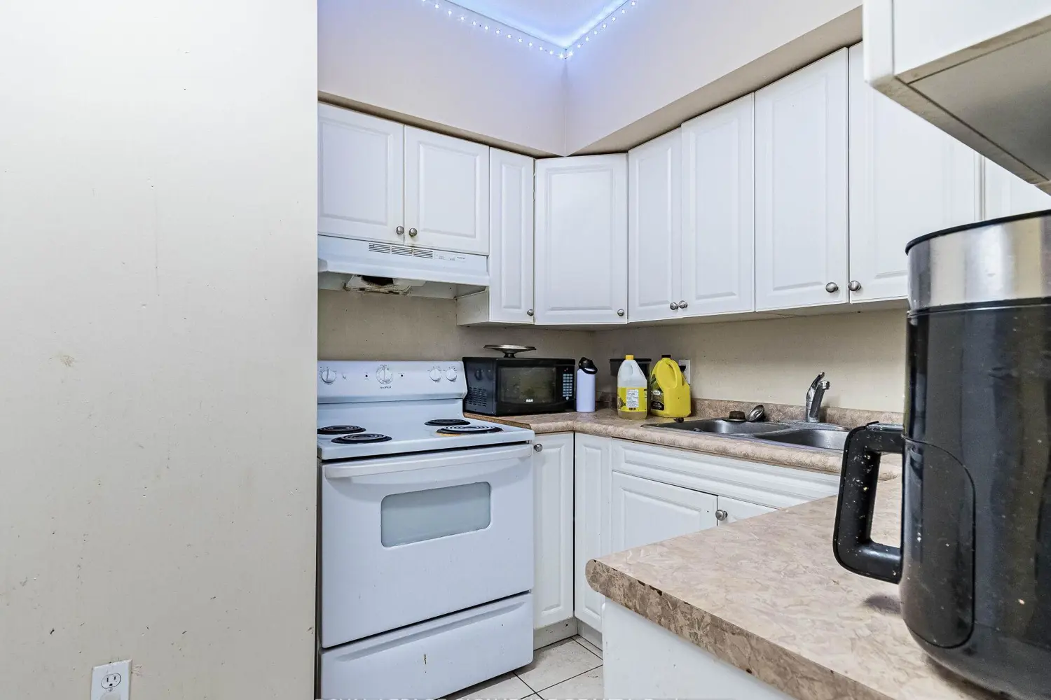 Additional image 4 of 251 Lester Street 203