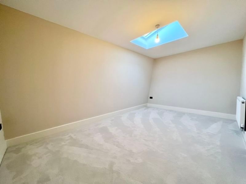 Additional image 7 of 4 bed semi-detached house to rentThe Curve, Welholme Avenue, Grimsby DN32