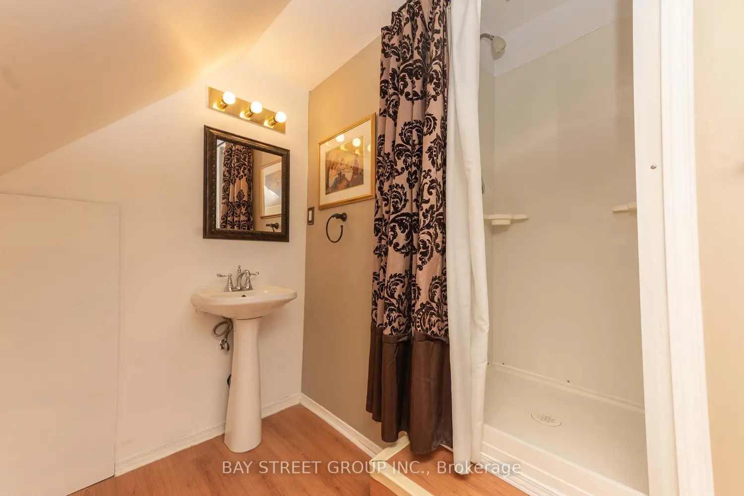 Additional image 7 of 4467 John Street