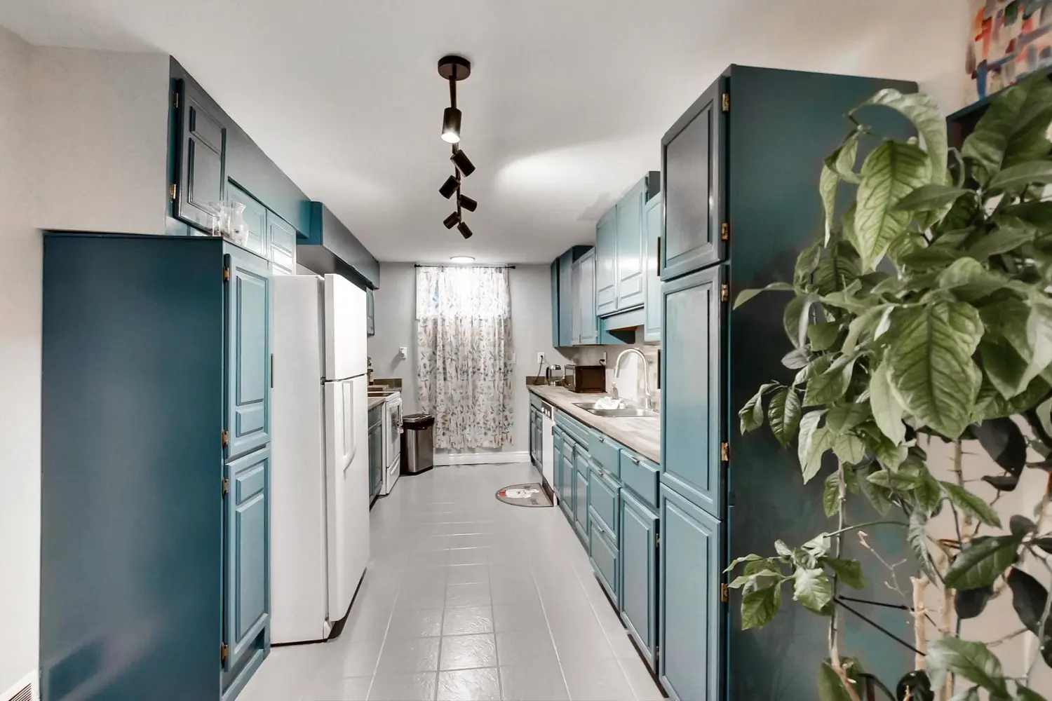 Additional image 16 of 18 Pavarotti Court