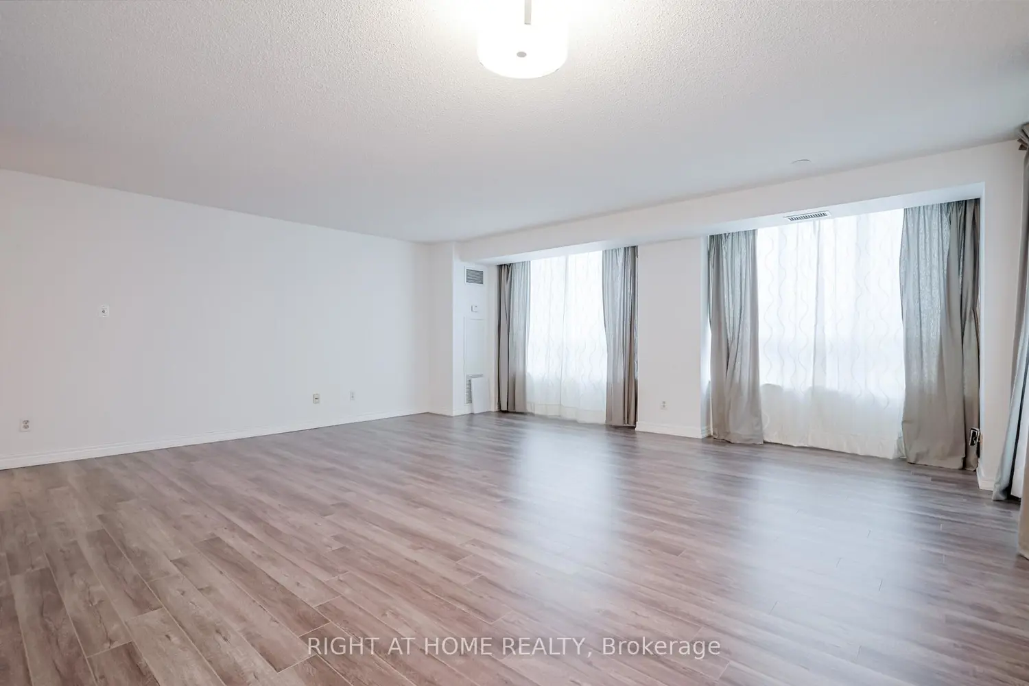 Additional image 20 of 156 Enfield Place 2205