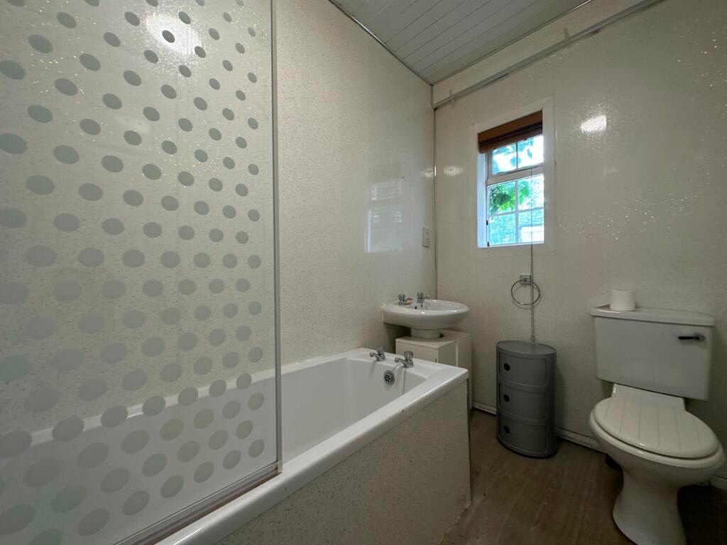 Additional image 8 of 4 Bed Detached House, Farm Road, G41, N1 7GU