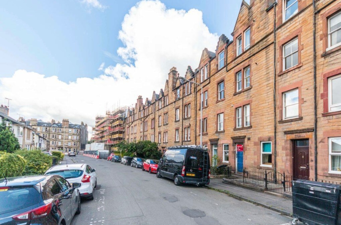 2 Bed Flat, Temple Park Crescent, EH11, N1 7GU