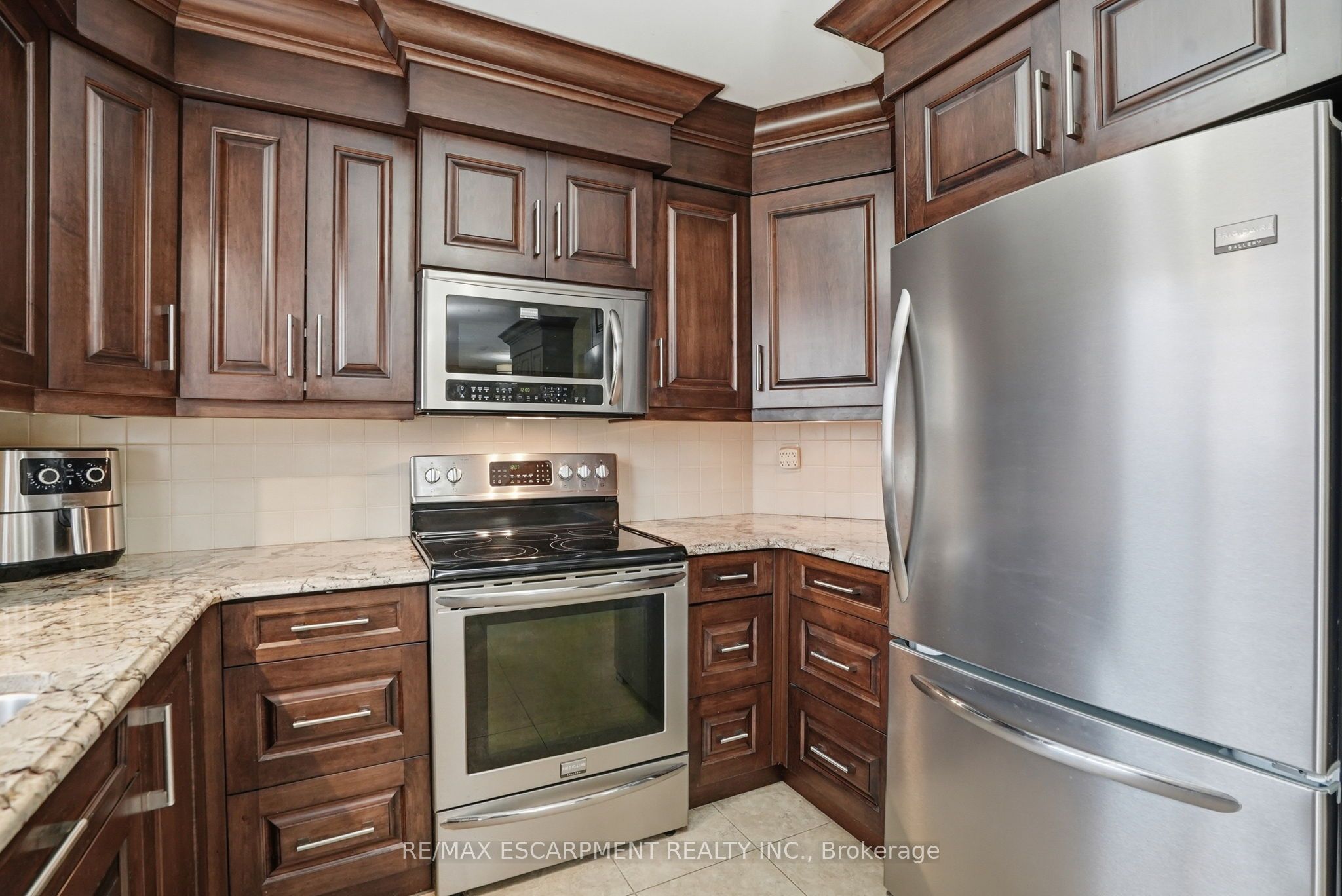 Additional image 6 of 31 Republic Avenue, Hamilton, ON, L9B 2G6
