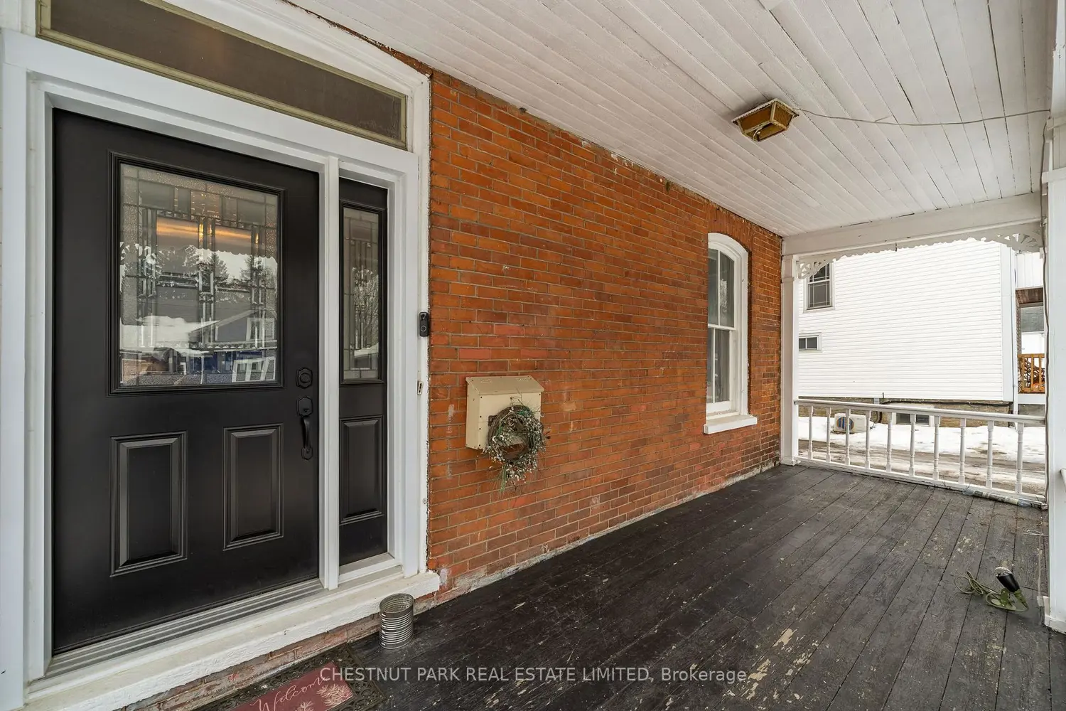 12 Maple Avenue photo 2