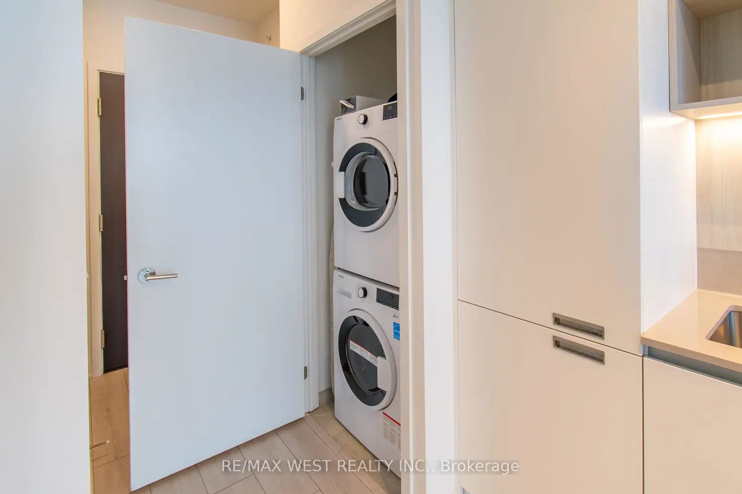 Additional image 8 of 39 Mary Street 1210