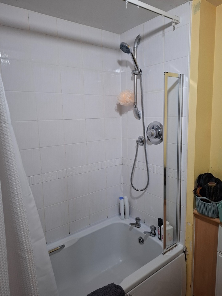 Additional image 3 of 2 Bed Flat, Robertson Gait, EH11, N1 7GU