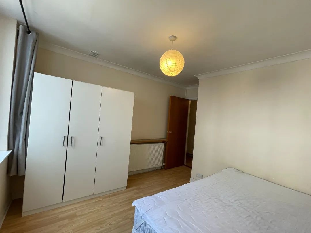 Additional image 6 of 2 Bed Flat, Watson Street, G1, N1 7GU