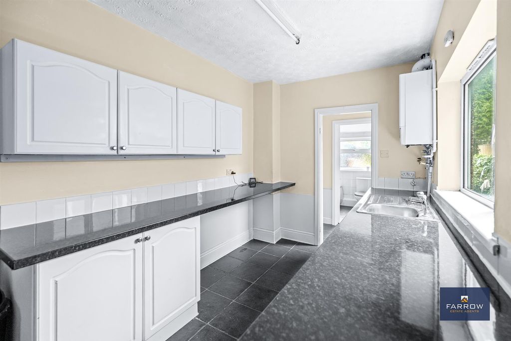 Additional image 2 of 3 bed terraced house to rentCastle Street, Grimsby DN32