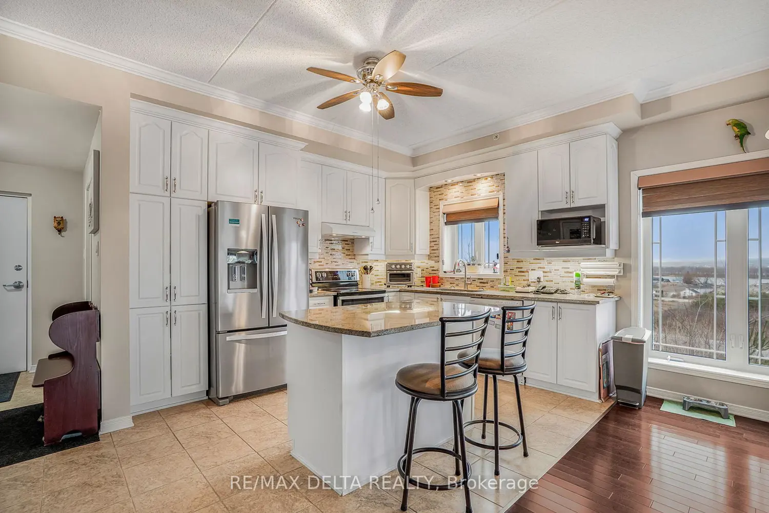 Additional image 7 of 2376 Albert Street 203