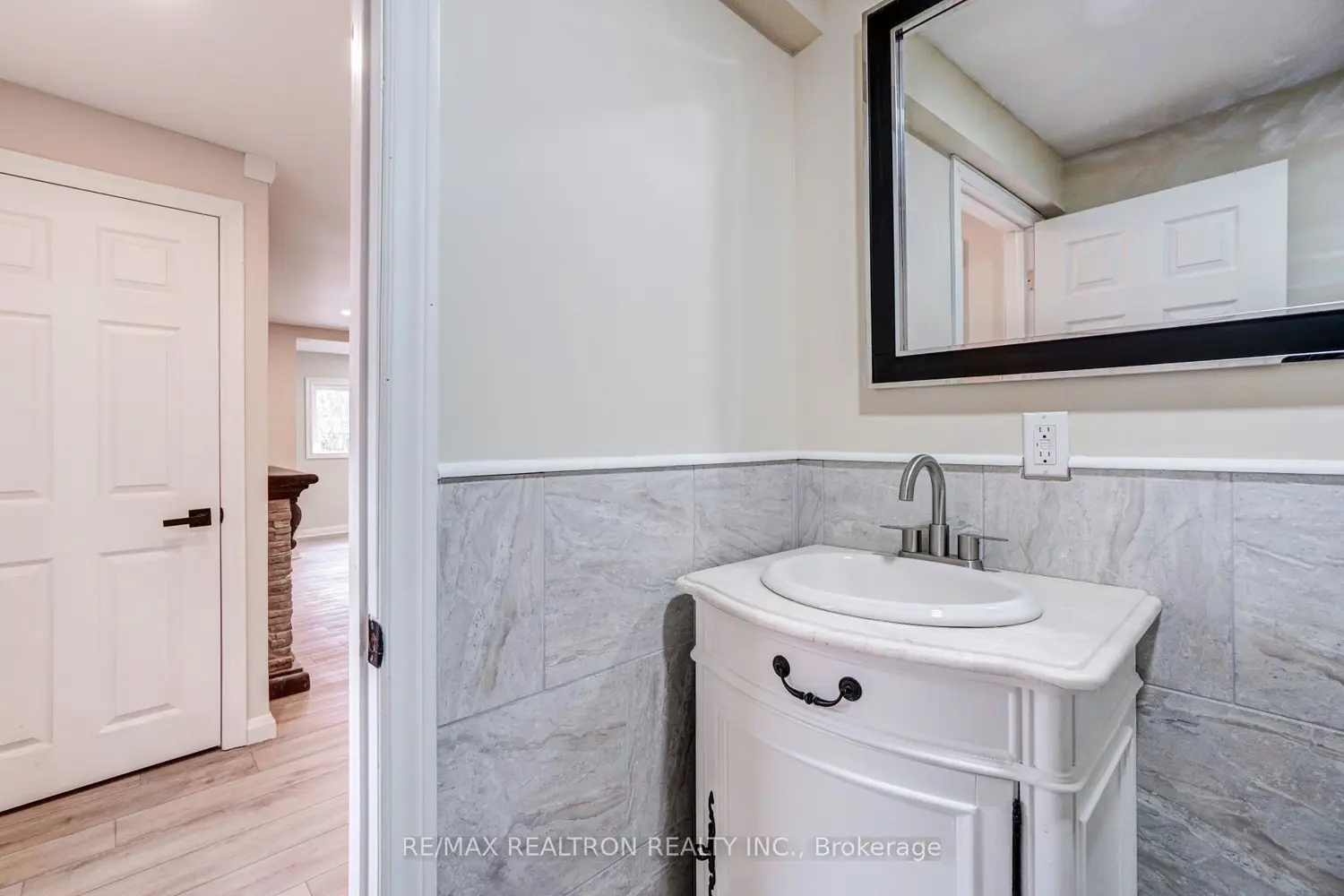 Additional image 16 of 26 State Street