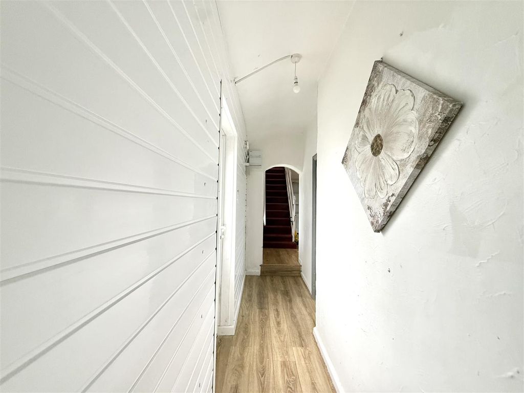 Additional image 4 of 2 bed flat to rentMonkton, Pembroke SA71